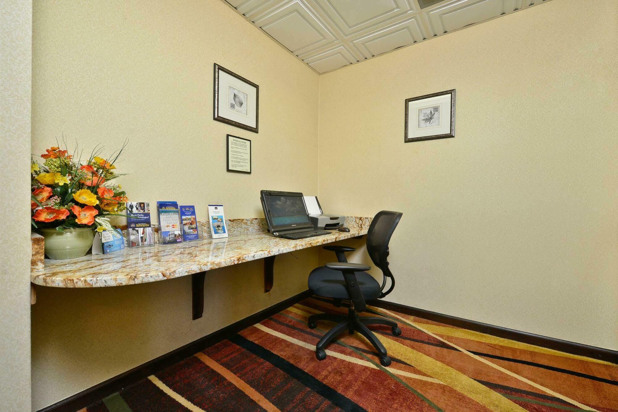 Best Western Knoxville Suites - Downtown Esterno foto